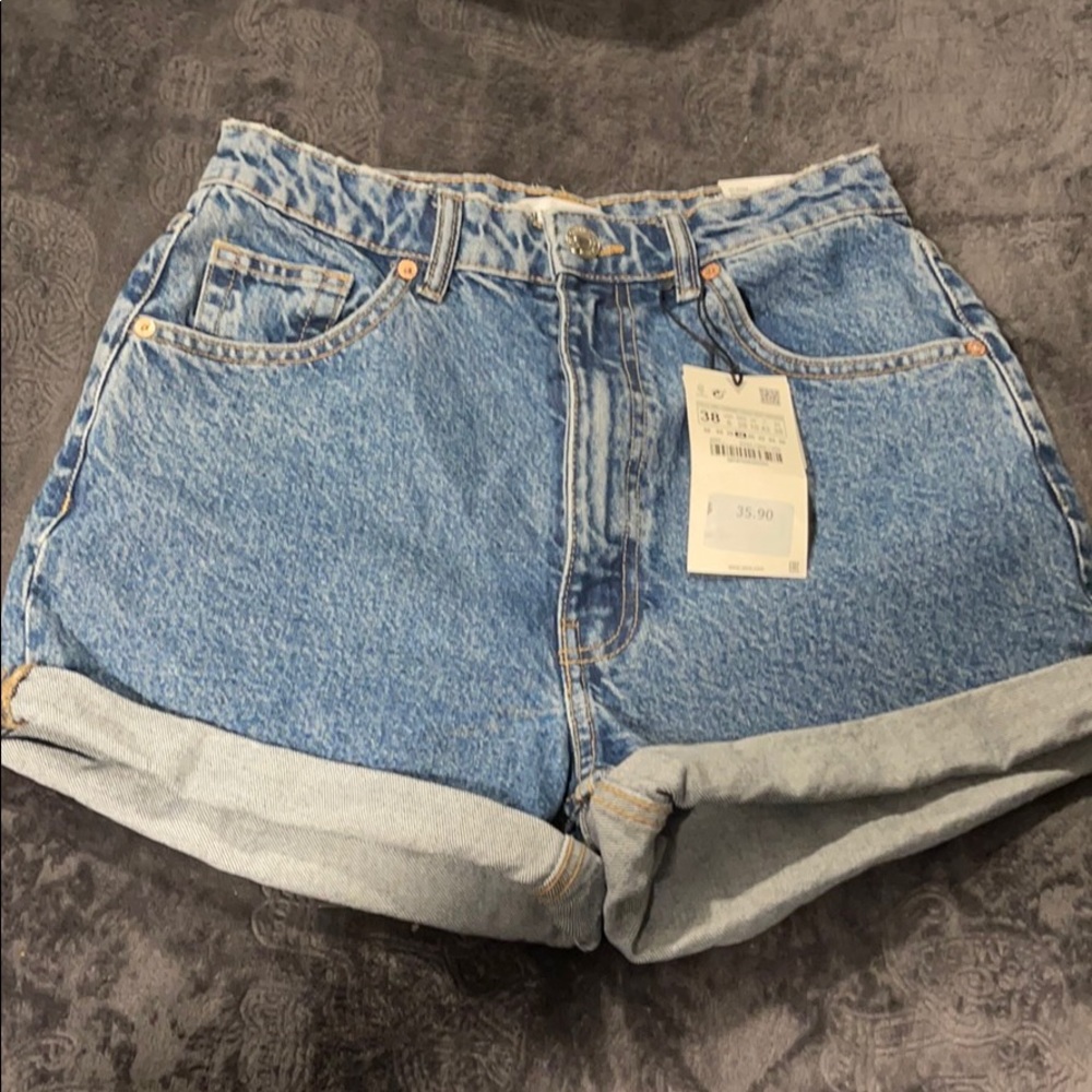 NEVER WORN ZARA JEAN SHORTS